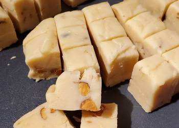 How to Prepare Delicious Baileys Nutty Fudge
