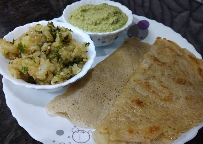 Vrat Masala Dosa With Coconut Chutney / Vrat Dosa