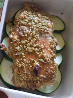 Una foto de Salmón al horno con frutos secos