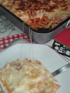 Una foto de Macarrones con bechamel y quesos