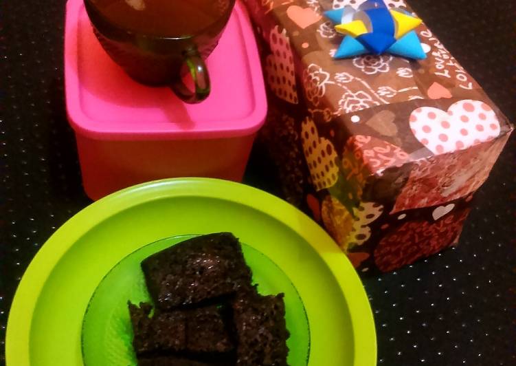 Langkah Mudah untuk Menyiapkan Oreo Brownies Cake &amp; hot ginger palm sugar, Enak