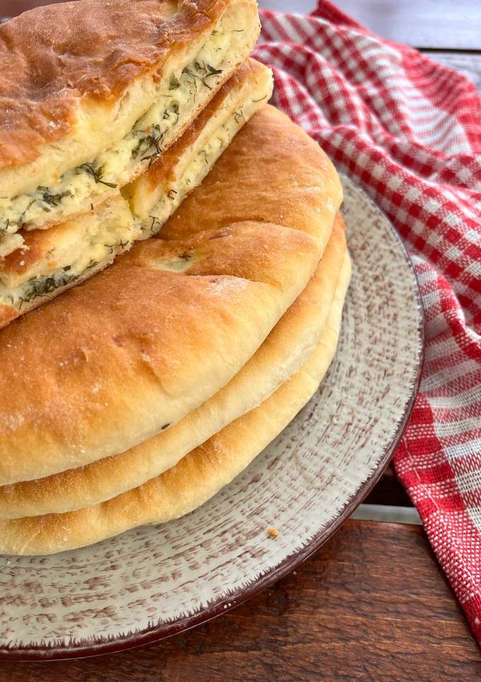 Паляниці з сиром і зеленню
