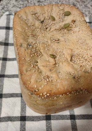Una foto de Pan con olivas negras