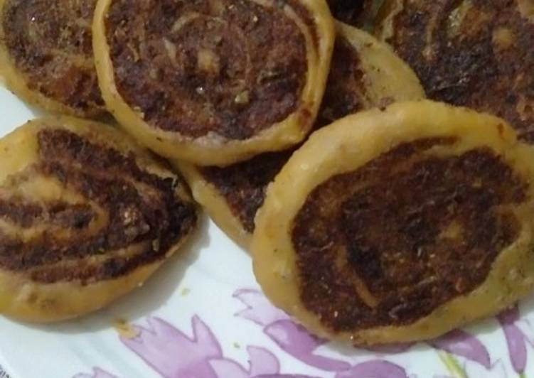 Steps to Make Ultimate Potato and mince pinwheels