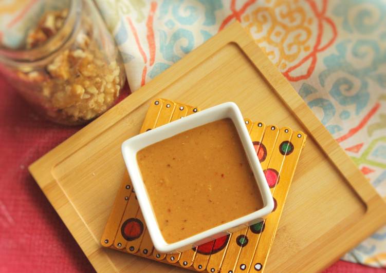 How to Make Perfect Thai Spicy Peanut Sauce
