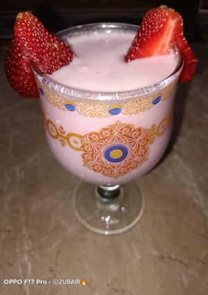 A picture of Strawberry milkshake.