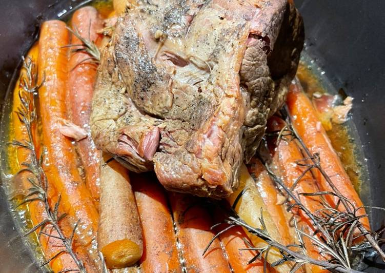 Simple Way to Prepare Speedy Slow Cooked Beef Brisket With Rainbow Carrots 🥕 🌈