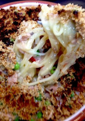 A picture of Tuna & Noodle Crusted Casserole.