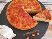 Une photo de gâteau avec lait noisette