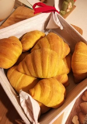 Foto di Cornetti salati alla curcuma