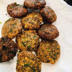 A picture of Black gram vadai.