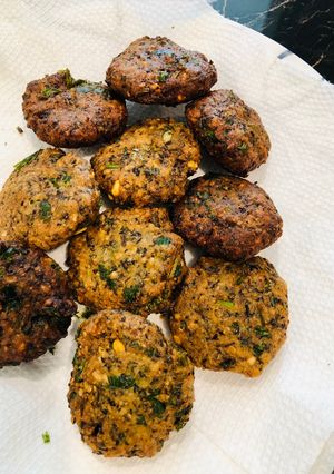 A picture of Black gram vadai.