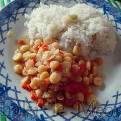 A picture of Garbanzos al vino blanco con arroz.