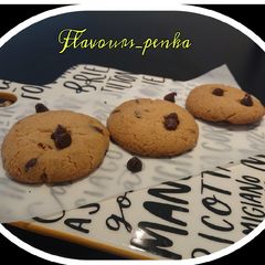 A picture of Choco chip cookies.