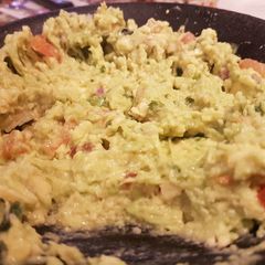A picture of Guacamole dip.