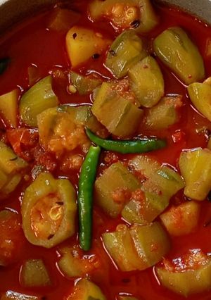 আলু পটলের ডালনা (Aloo potoler dalna recipe in Bengali) রেসিপির প্রধান ছবি
