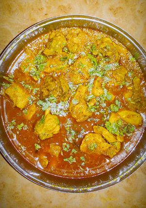 चिकन करी (Chicken Curry recipe in hindi) रेसिपी मुख्य फोटो