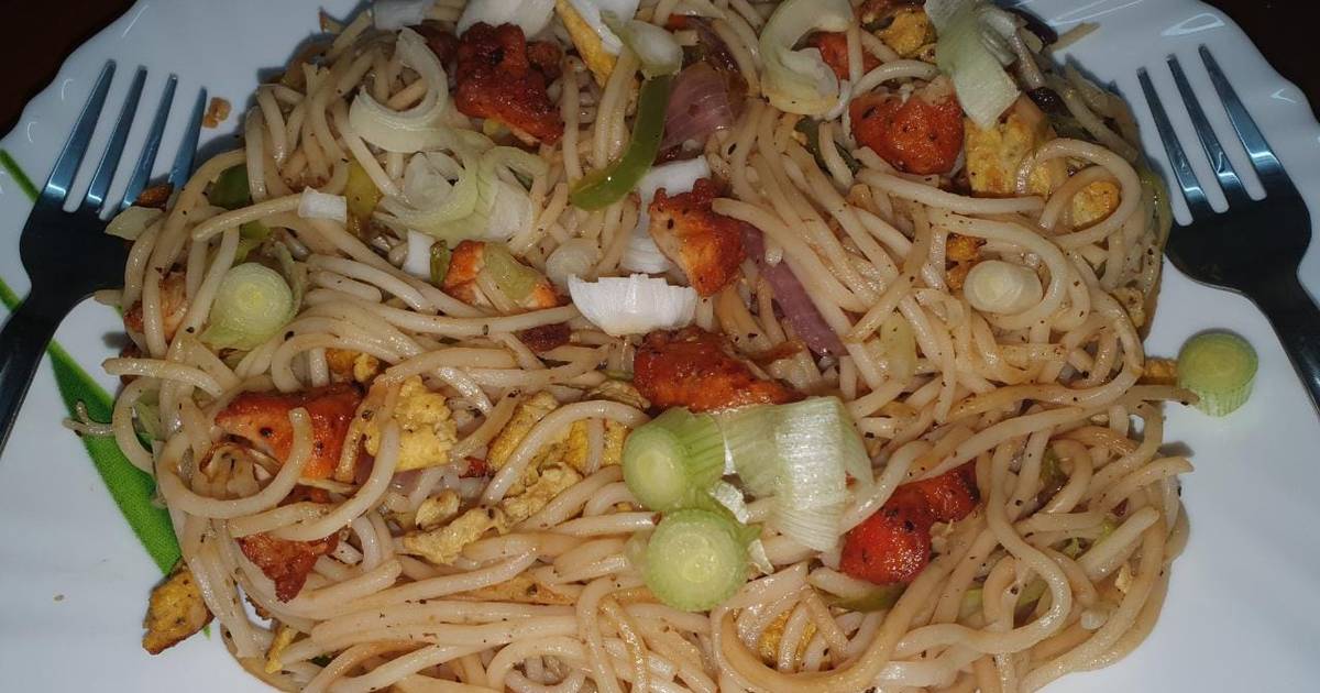Egg chicken noodles Recipe by Bibhasini Patra - Cookpad