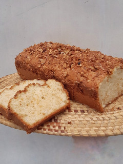 Una foto de Budín con cubierta crocante de maní (garrapiñadas)