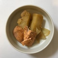 A picture of Simmered Salmon and Potatoes (Sakejaga).