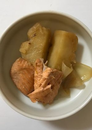 A picture of Simmered Salmon and Potatoes (Sakejaga).