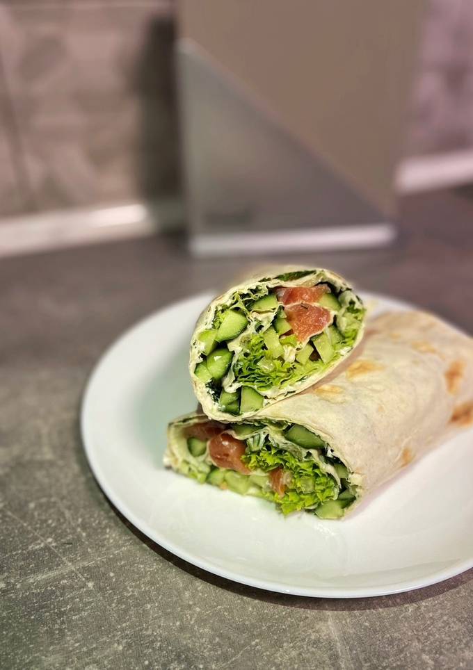 Рулет із лаваша з червоною рибою🌯