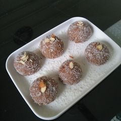 A picture of Coconut Banana balls.