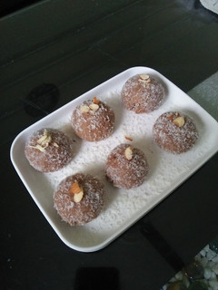 A picture of Coconut Banana balls.