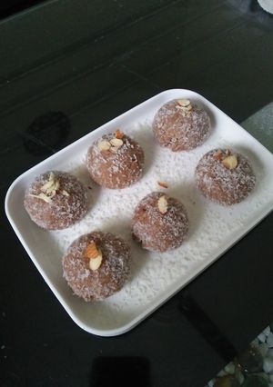 A picture of Coconut Banana balls.