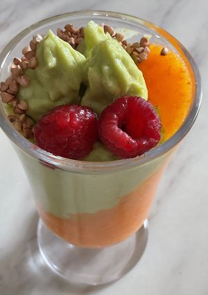 Une photo de 🎂🍹🥄CUPS 🎁FRUITÉS KAKI 🍈AVOCAT 🥑