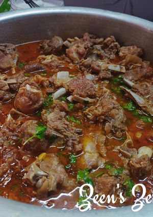 A picture of Hyderabadi Yakhni Gosht.