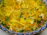 Курячий бульйон з домашньою локшиною