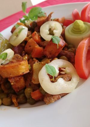 Zöldséges sertés aprópecsenye recept fotója
