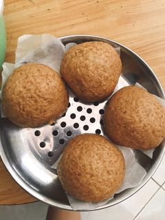 Hình của món Bánh bao nguyên cám ức gà eat clean.