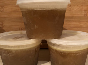 A picture of Chicken stock.