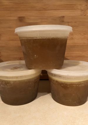A picture of Chicken stock.