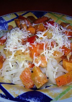 Una foto de Nidos en salsa de verduras