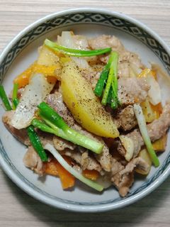 Hình của món Thịt bò xào khoai tây.