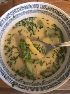 Spargel-Suppe mit Zuckerschoten Rezepthauptbild