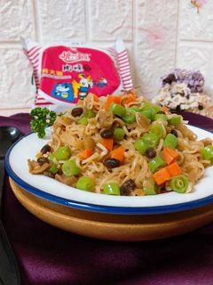 碎蘿蔔乾豆豉炒泡麵 的食譜成品照片