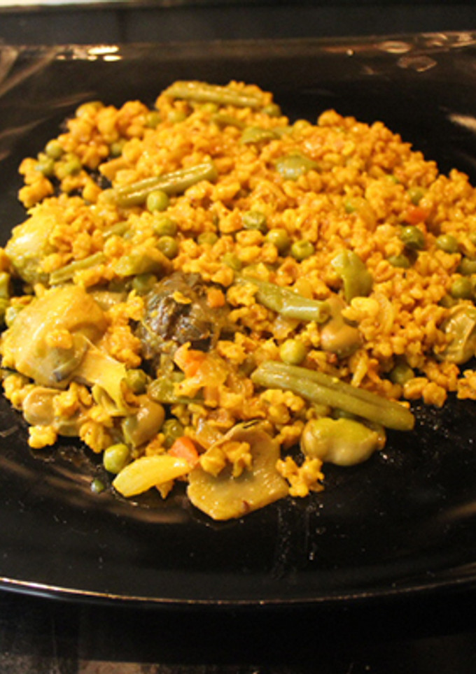 Una foto de Espelta refinada con verduras