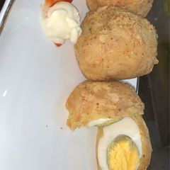 A picture of Potatoe egg balls.
