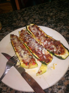 Una foto de Calabacines rellenos de carne al horno