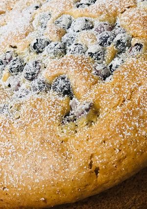 A picture of Blueberry cake 🫐.