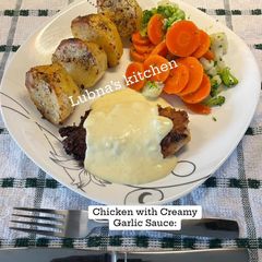Chicken with Creamy Garlic Sauce: A picture of Chicken with Creamy Garlic Sauce:.