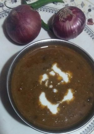 A picture of Daal makhni.
