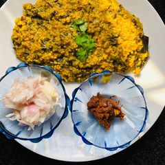 Vazhaipoo spinach green peas khichadi A picture of Vazhaipoo spinach green peas khichadi.