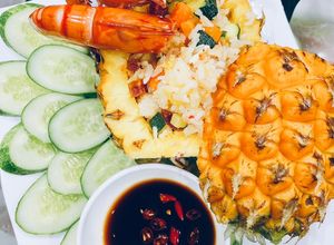 Hình của món Cơm chiên dứa hải sản.