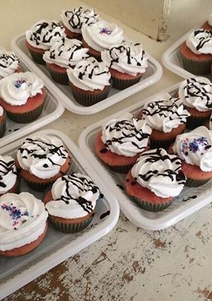 A picture of Vanilla cupcakes #cupcakecontest.