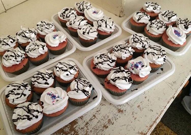 Recipe of Ultimate Vanilla cupcakes #cupcakecontest